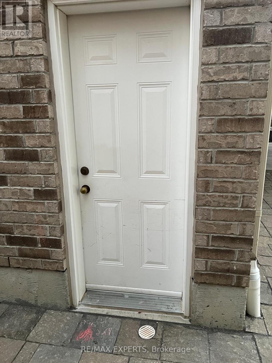 Bsmt - 814 Wingarden Crescent, Pickering, Ontario  L1V 0C2 - Photo 2 - E12641786