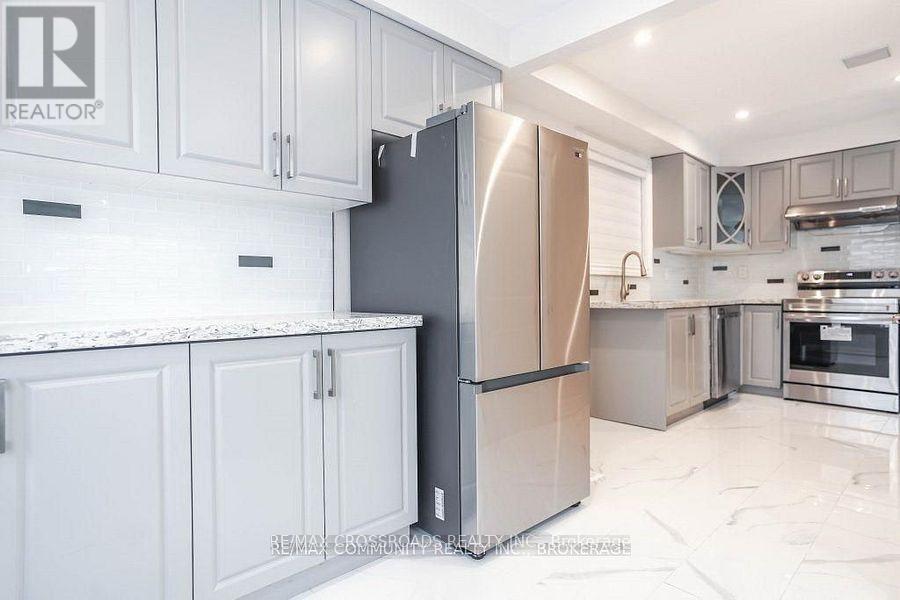 Main - 105 Brimorton Drive, Toronto, Ontario  M1P 3Z8 - Photo 6 - E12641806