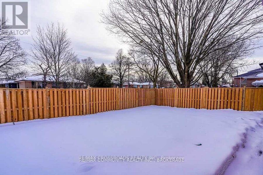 Main - 105 Brimorton Drive, Toronto, Ontario  M1P 3Z8 - Photo 8 - E12641806