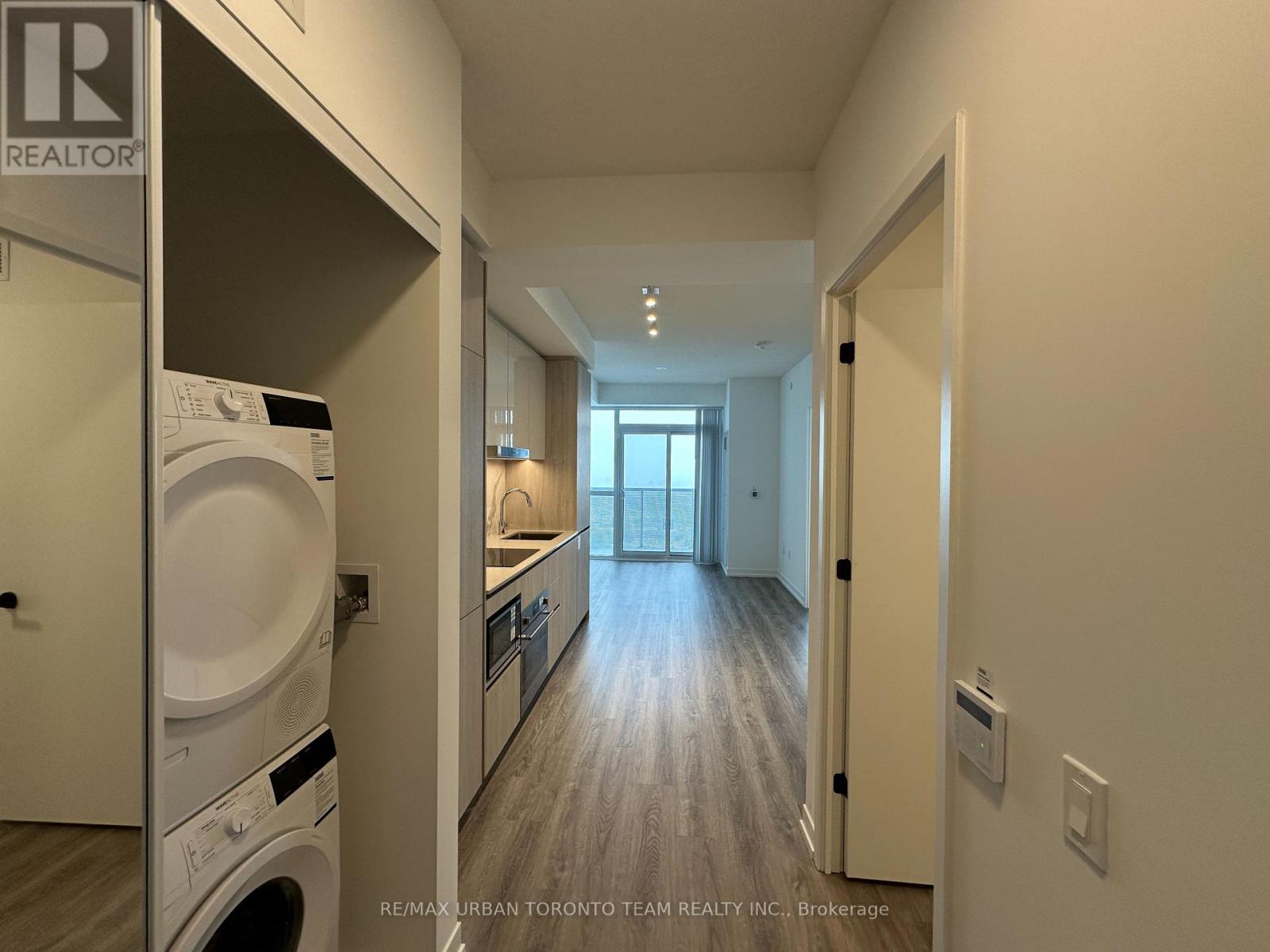 3811 - 8 Interchange Way, Vaughan, Ontario  L4K 5Z7 - Photo 2 - N12641794