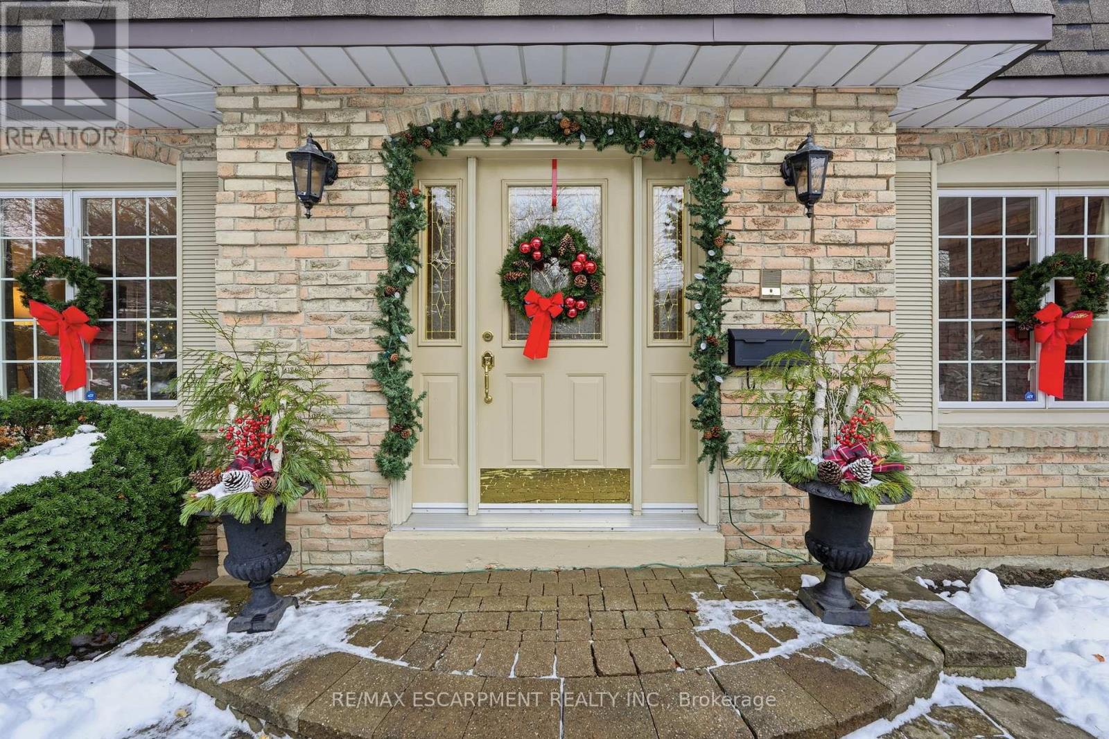 92 Briarwood Road, Markham, Ontario  L3R 2X3 - Photo 3 - N12641826