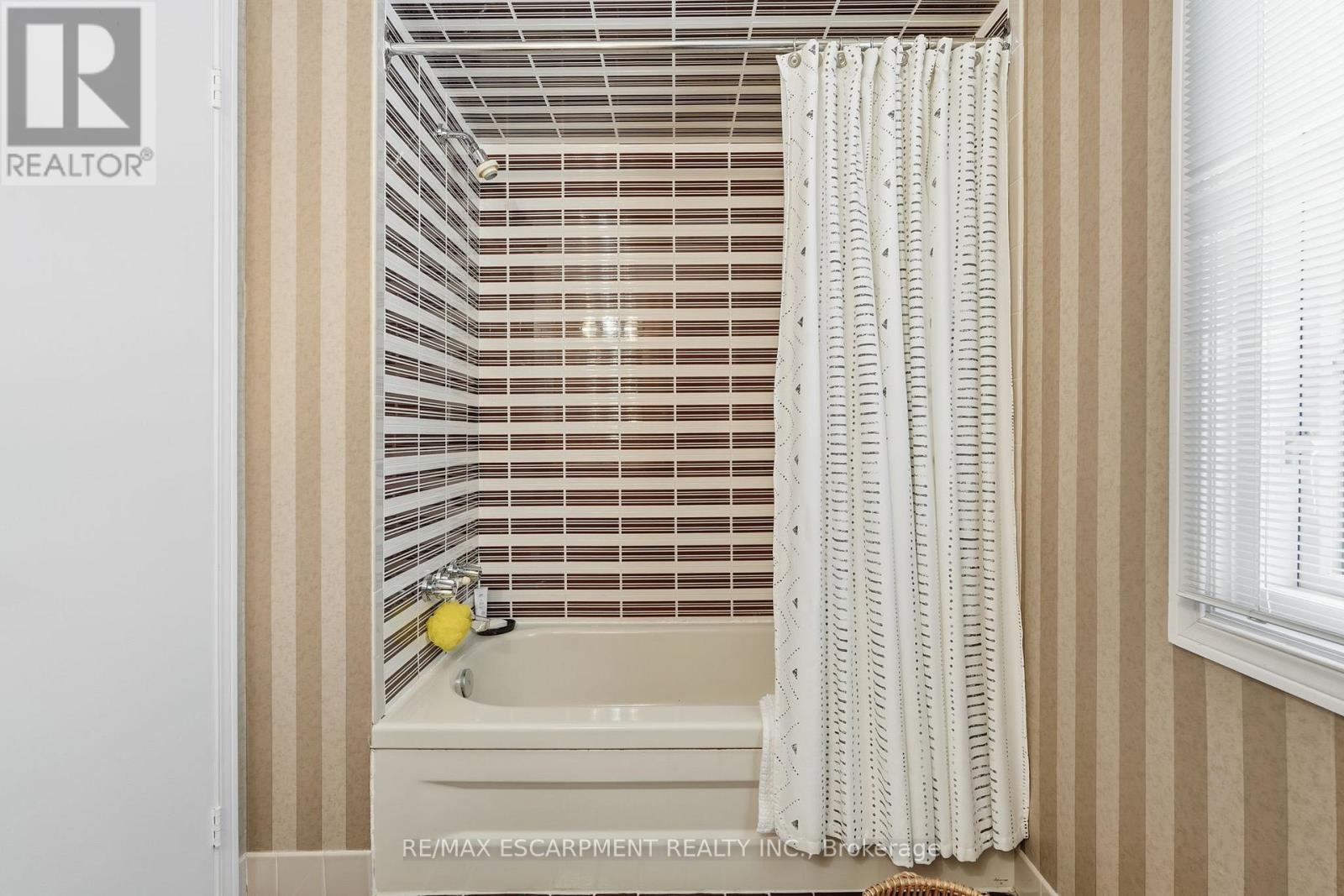 92 Briarwood Road, Markham, Ontario  L3R 2X3 - Photo 35 - N12641826