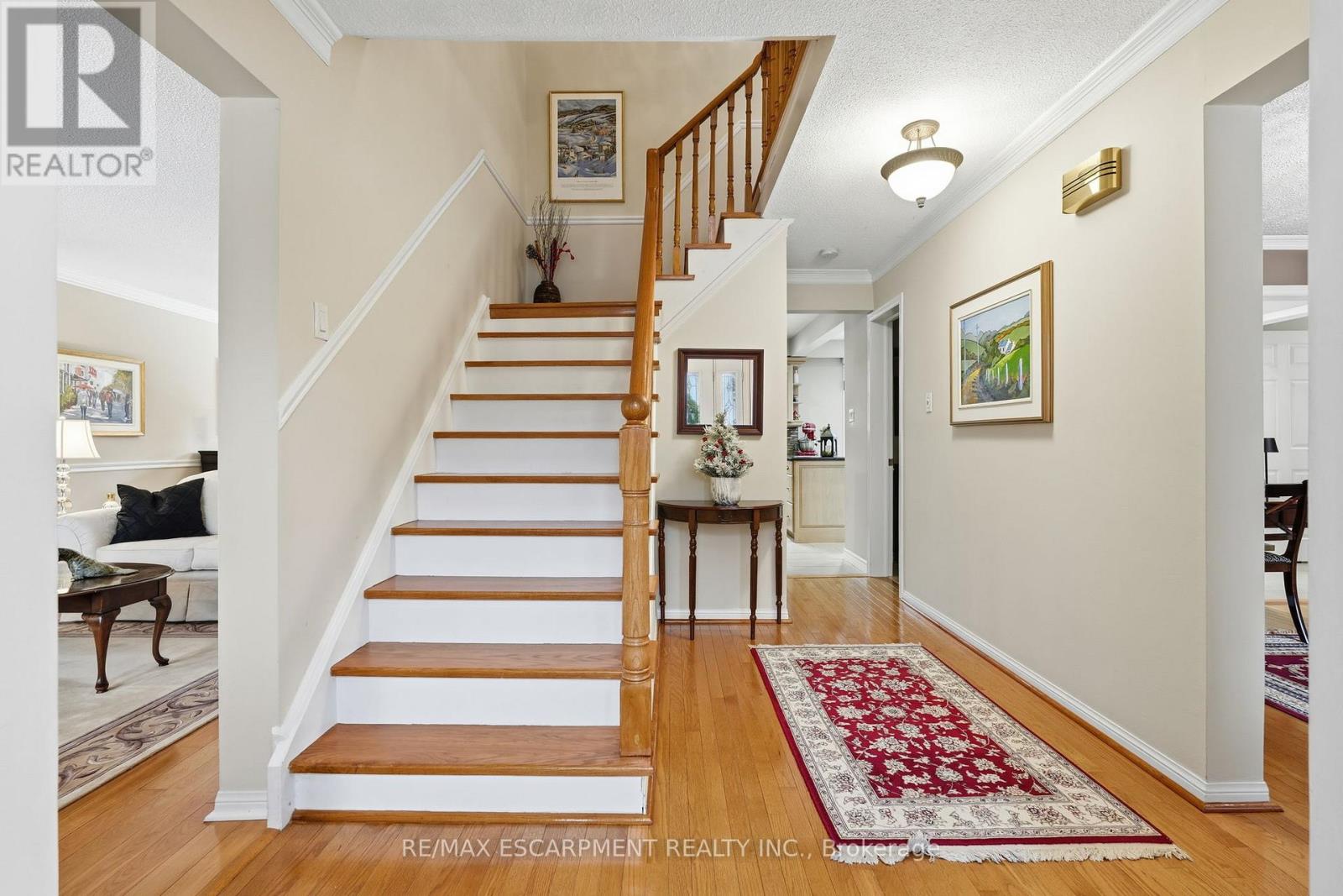 92 Briarwood Road, Markham, Ontario  L3R 2X3 - Photo 5 - N12641826