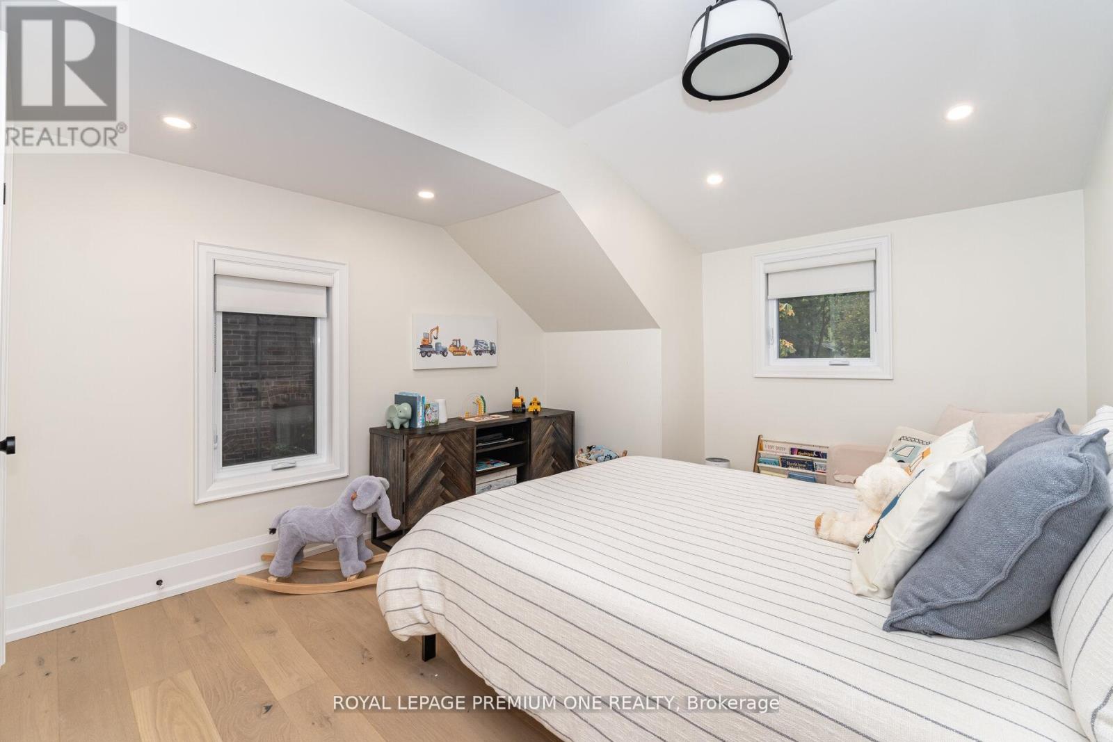 301 Court Street, Newmarket, Ontario  L3Y 3S6 - Photo 33 - N12641840