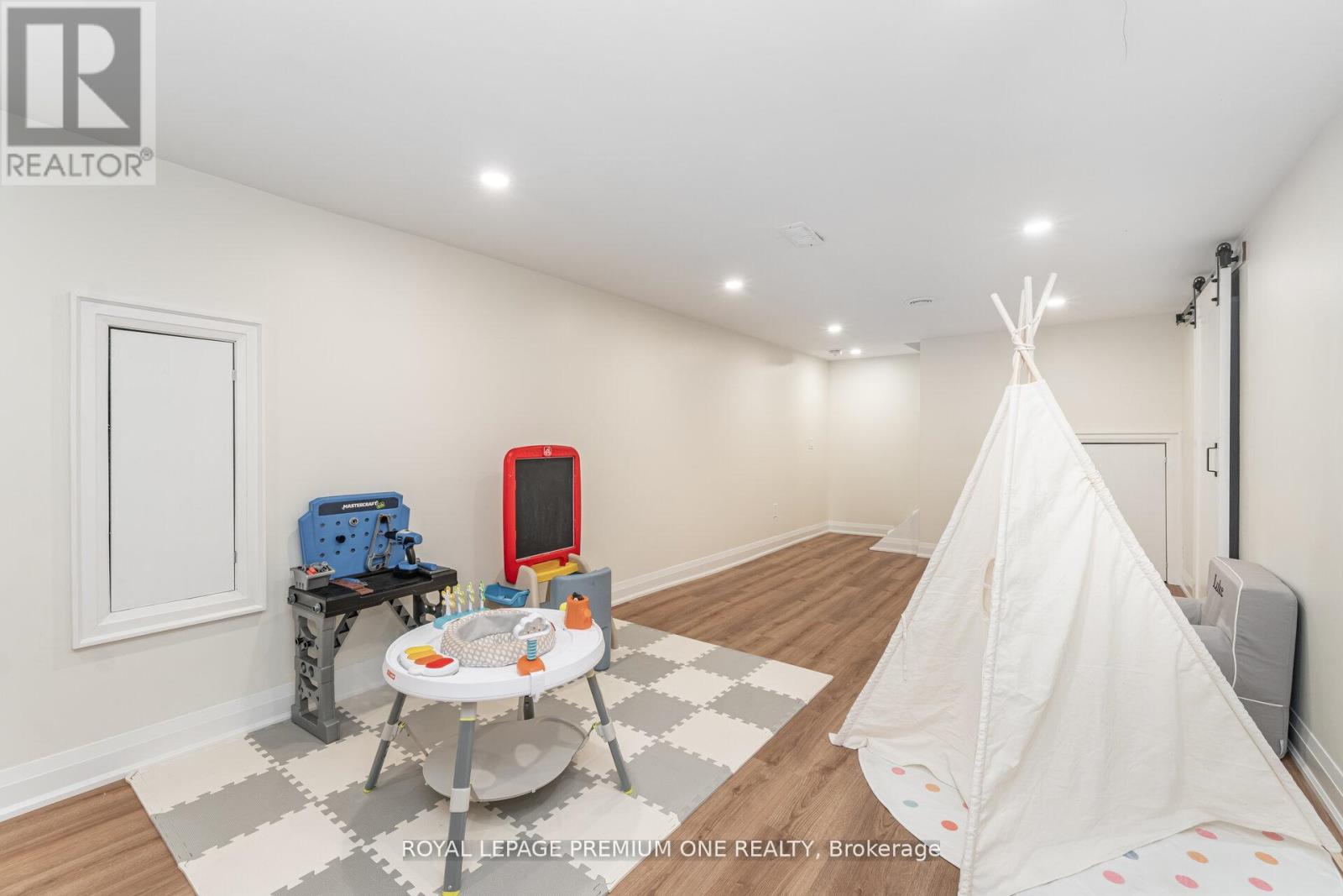 301 Court Street, Newmarket, Ontario  L3Y 3S6 - Photo 44 - N12641840