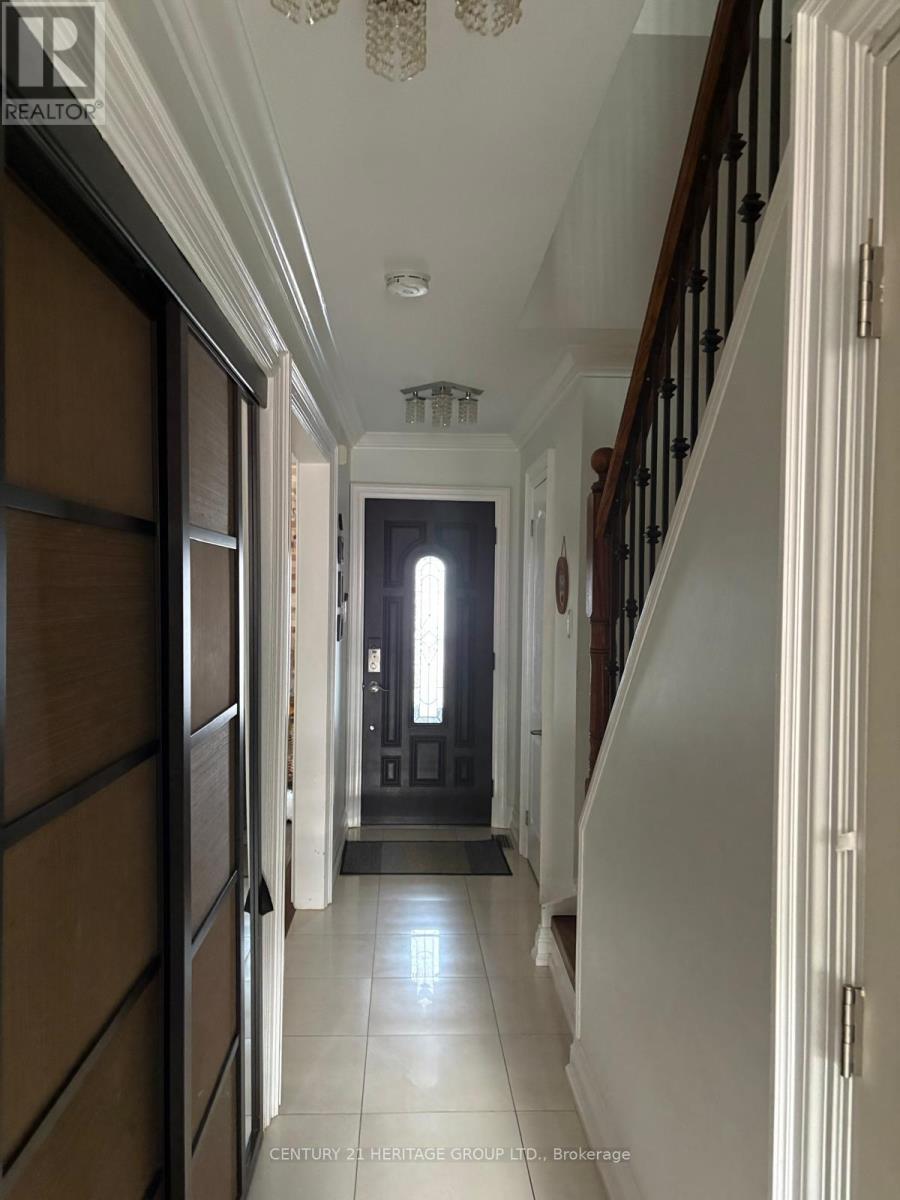 Main Fl. - 91 Spyglass Hill Road, Vaughan, Ontario  L4E 2K6 - Photo 2 - N12641852