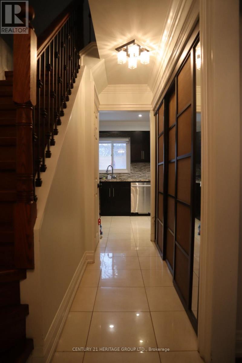 Main Fl. - 91 Spyglass Hill Road, Vaughan, Ontario  L4E 2K6 - Photo 3 - N12641852