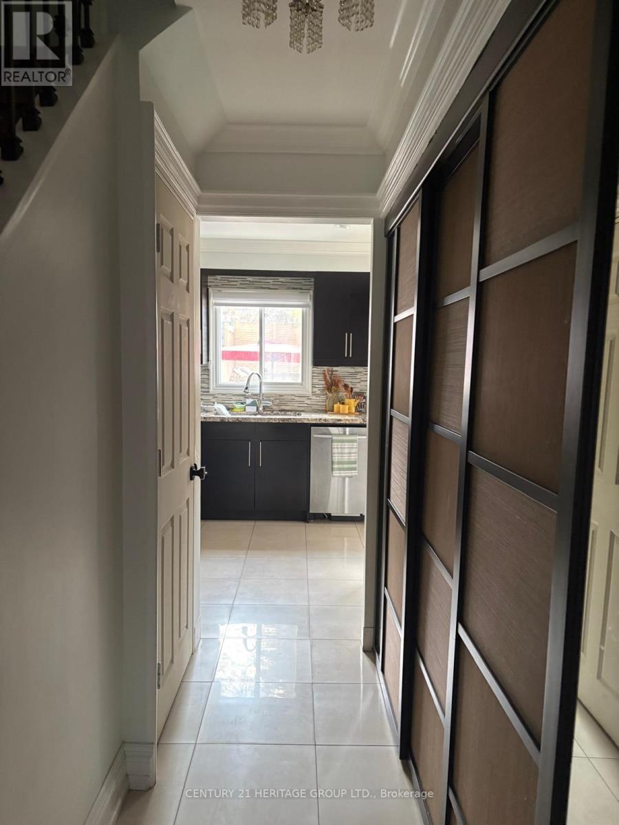 Main Fl. - 91 Spyglass Hill Road, Vaughan, Ontario  L4E 2K6 - Photo 4 - N12641852