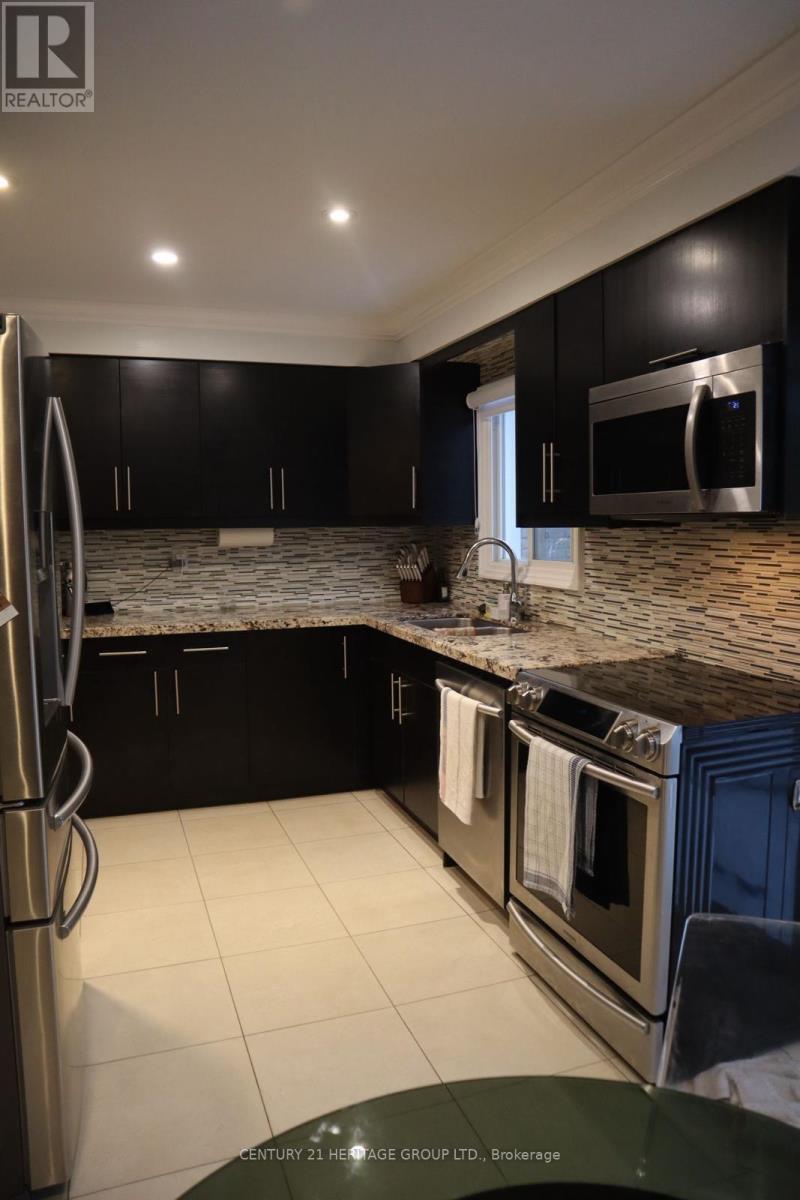 Main Fl. - 91 Spyglass Hill Road, Vaughan, Ontario  L4E 2K6 - Photo 5 - N12641852