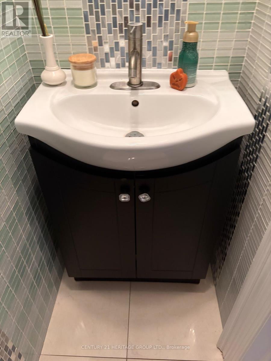 Main Fl. - 91 Spyglass Hill Road, Vaughan, Ontario  L4E 2K6 - Photo 9 - N12641852