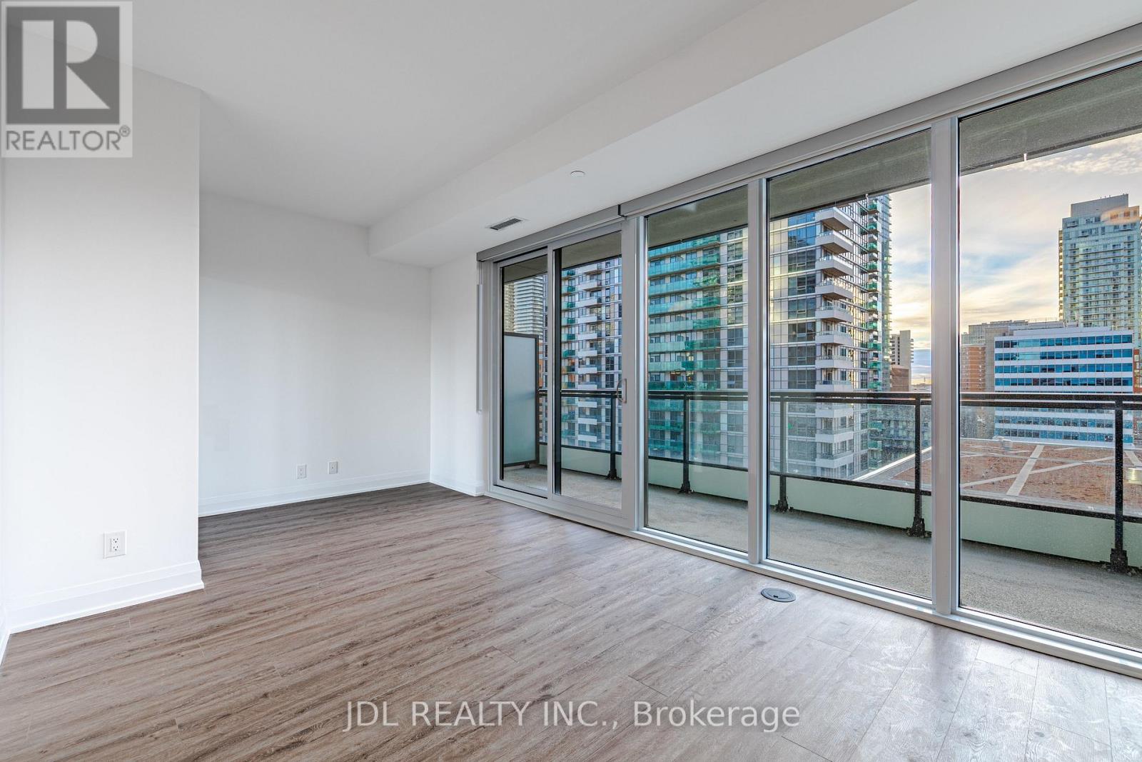 910 - 65 Broadway Avenue, Toronto, Ontario  M4P 1T9 - Photo 4 - C12580528