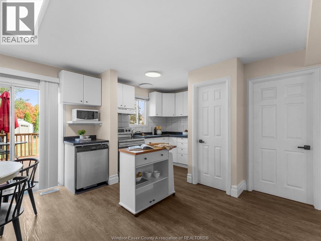 9712 Lynngrove Crescent, Windsor, Ontario N8R 1B7 - Photo 10 - 25031842