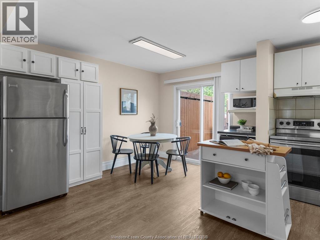 9712 Lynngrove Crescent, Windsor, Ontario N8R 1B7 - Photo 14 - 25031842