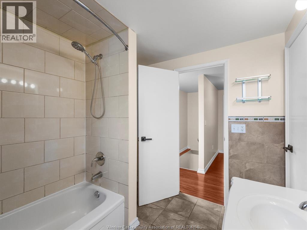 9712 Lynngrove Crescent, Windsor, Ontario N8R 1B7 - Photo 23 - 25031842