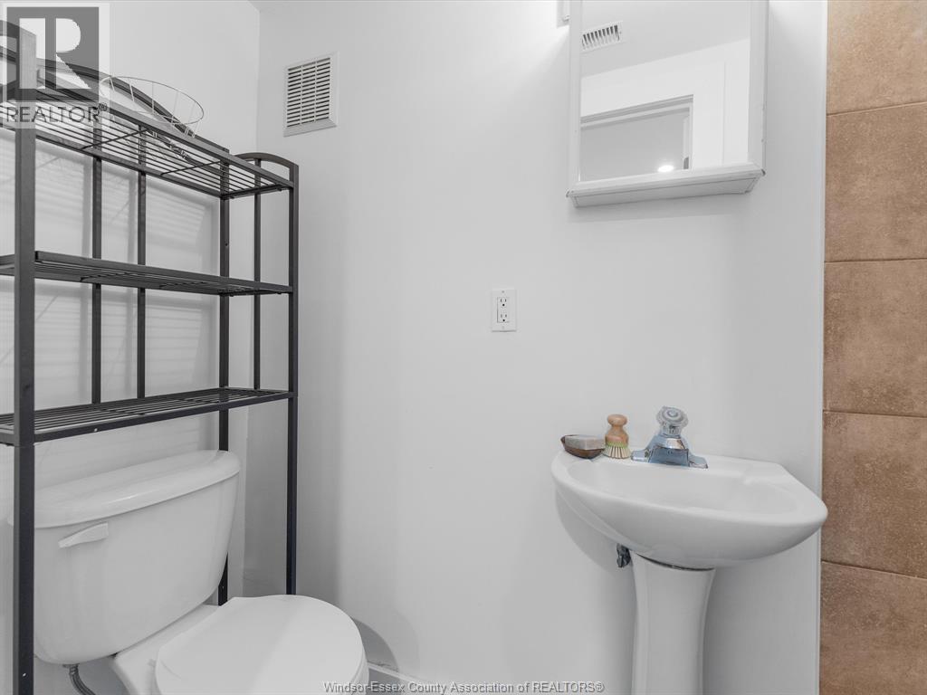 9712 Lynngrove Crescent, Windsor, Ontario N8R 1B7 - Photo 27 - 25031842