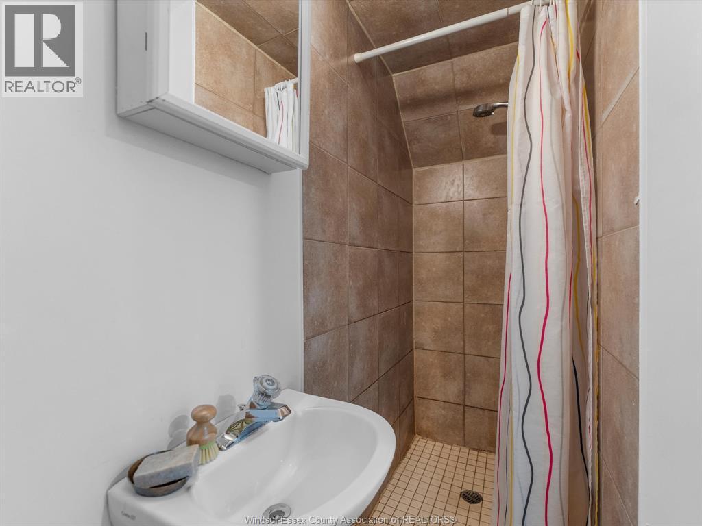 9712 Lynngrove Crescent, Windsor, Ontario N8R 1B7 - Photo 28 - 25031842