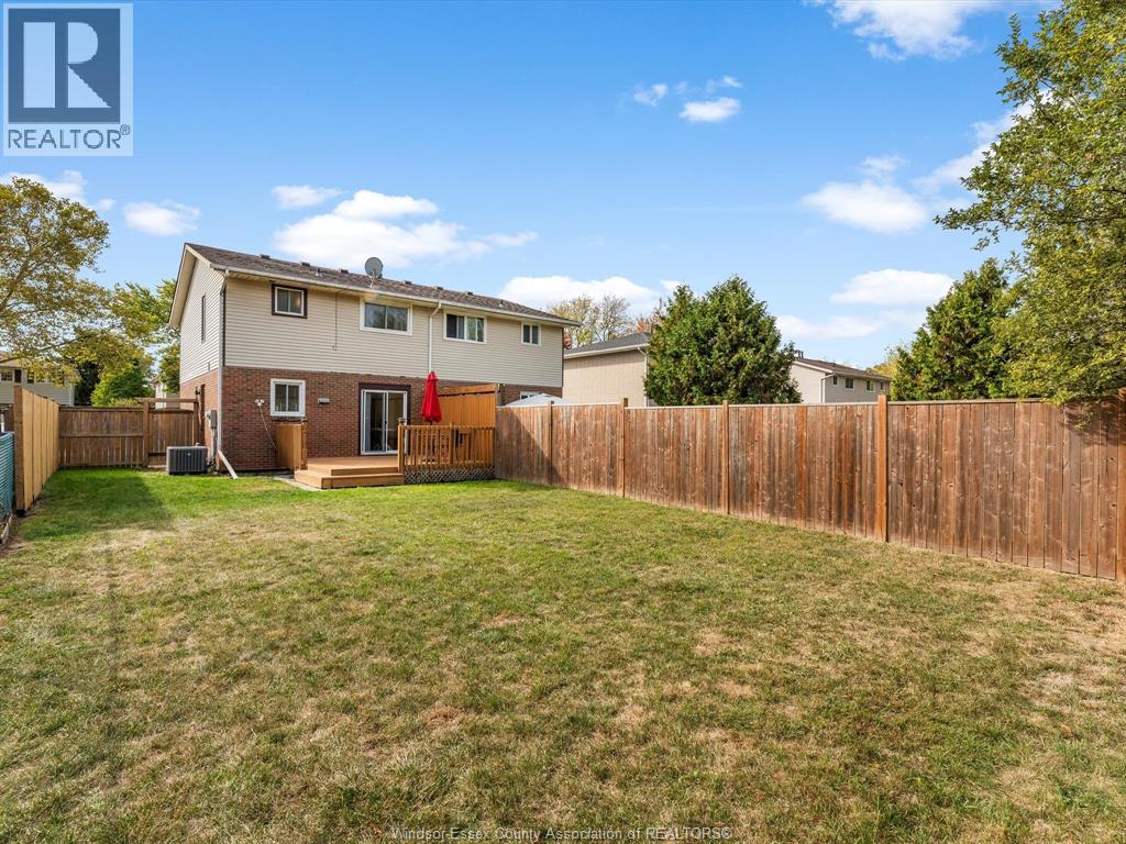 9712 Lynngrove Crescent, Windsor, Ontario N8R 1B7 - Photo 32 - 25031842