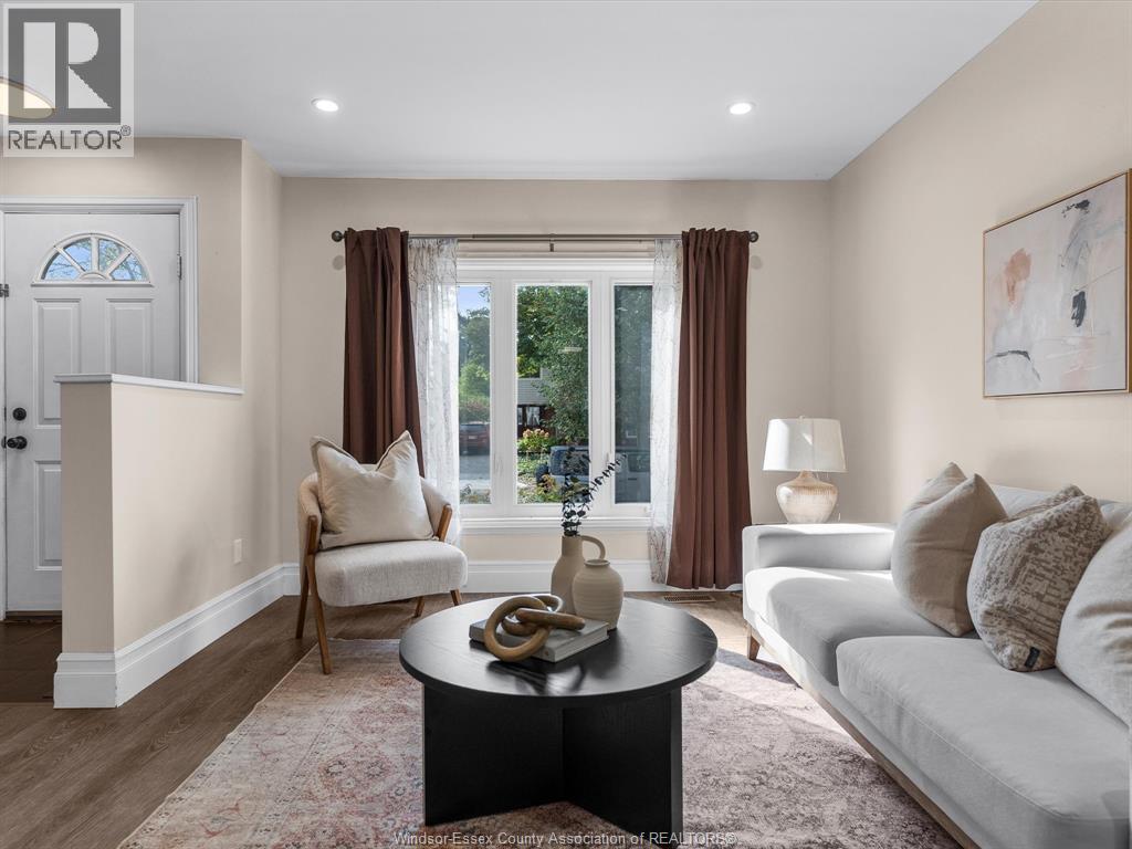 9712 Lynngrove Crescent, Windsor, Ontario N8R 1B7 - Photo 4 - 25031842