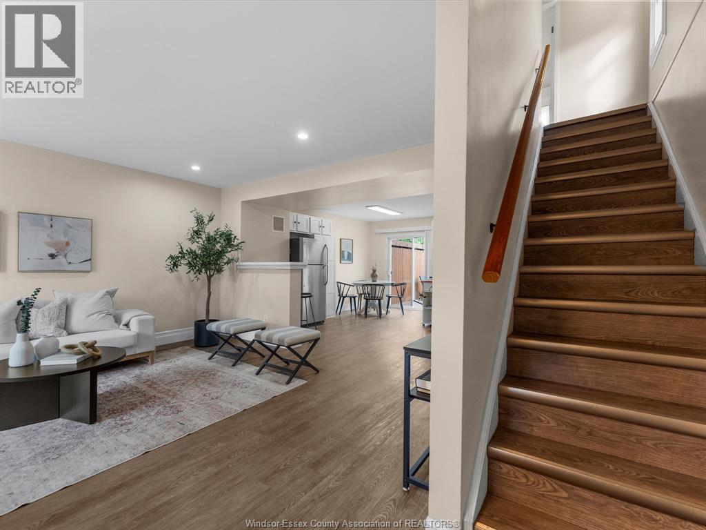 9712 Lynngrove Crescent, Windsor, Ontario N8R 1B7 - Photo 5 - 25031842