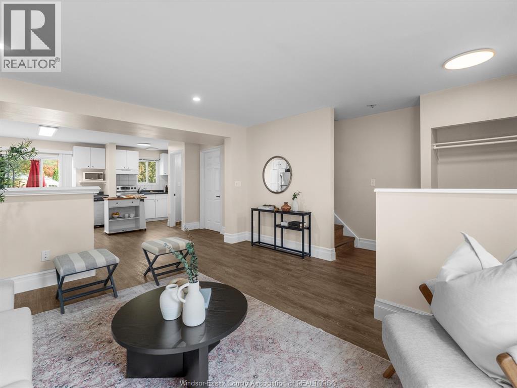 9712 Lynngrove Crescent, Windsor, Ontario N8R 1B7 - Photo 6 - 25031842