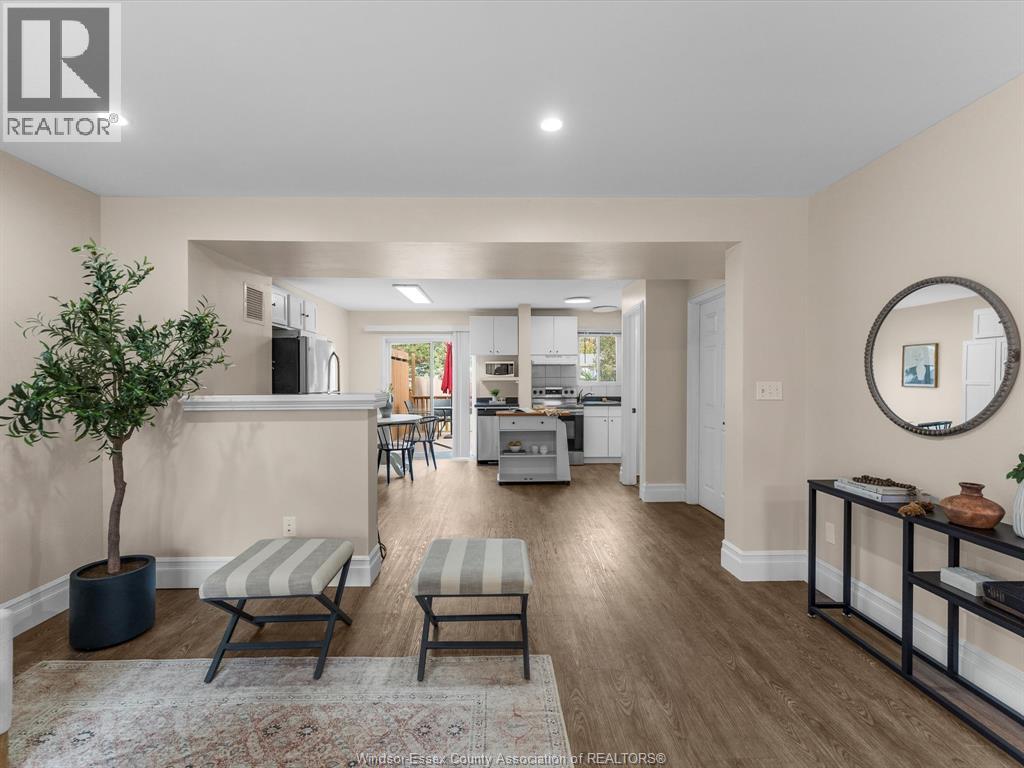 9712 Lynngrove Crescent, Windsor, Ontario N8R 1B7 - Photo 7 - 25031842