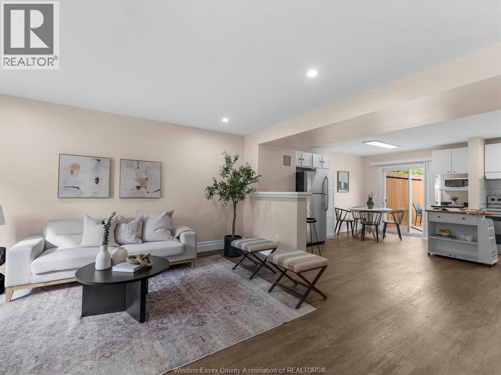 9712 Lynngrove Crescent, Windsor, Ontario N8R 1B7 - Photo 8 - 25031842