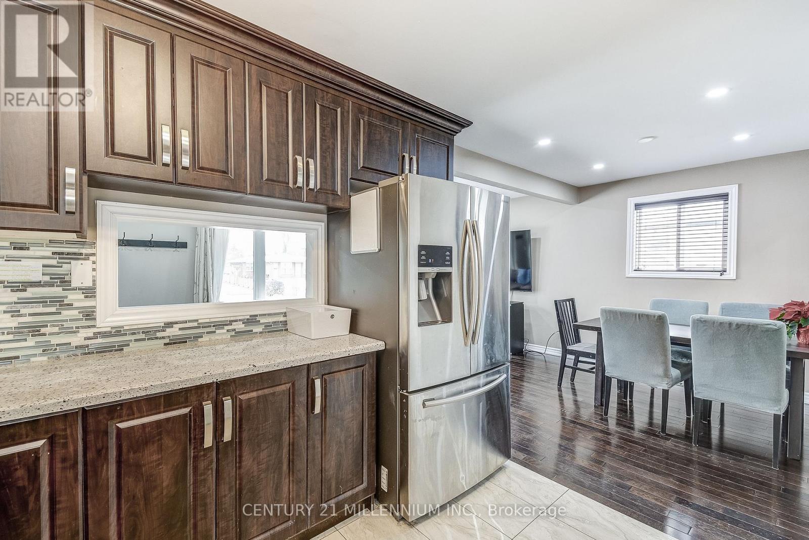 10 Evesham Crescent, Brampton, Ontario  L6T 3M3 - Photo 15 - W12641798