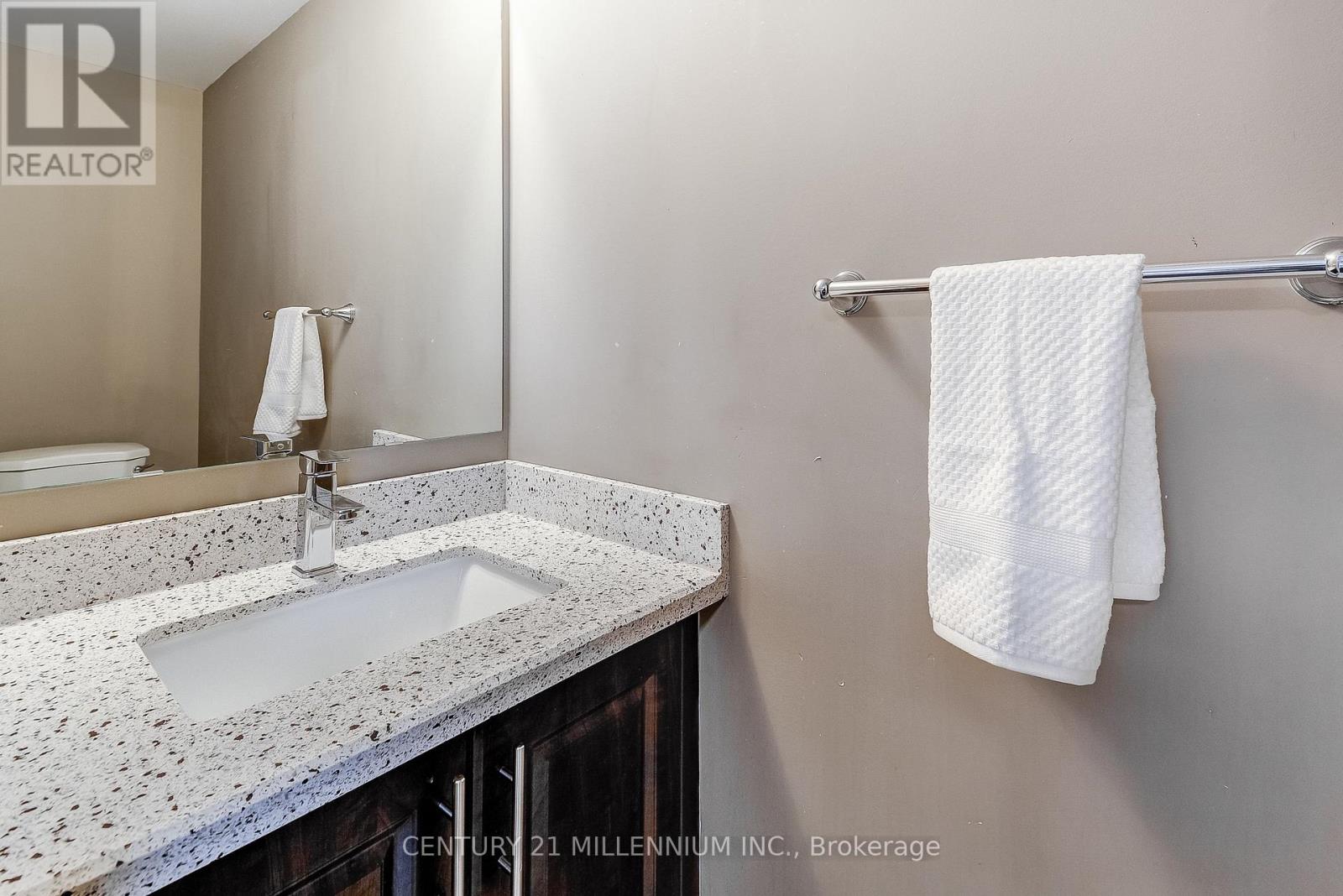 10 Evesham Crescent, Brampton, Ontario  L6T 3M3 - Photo 19 - W12641798