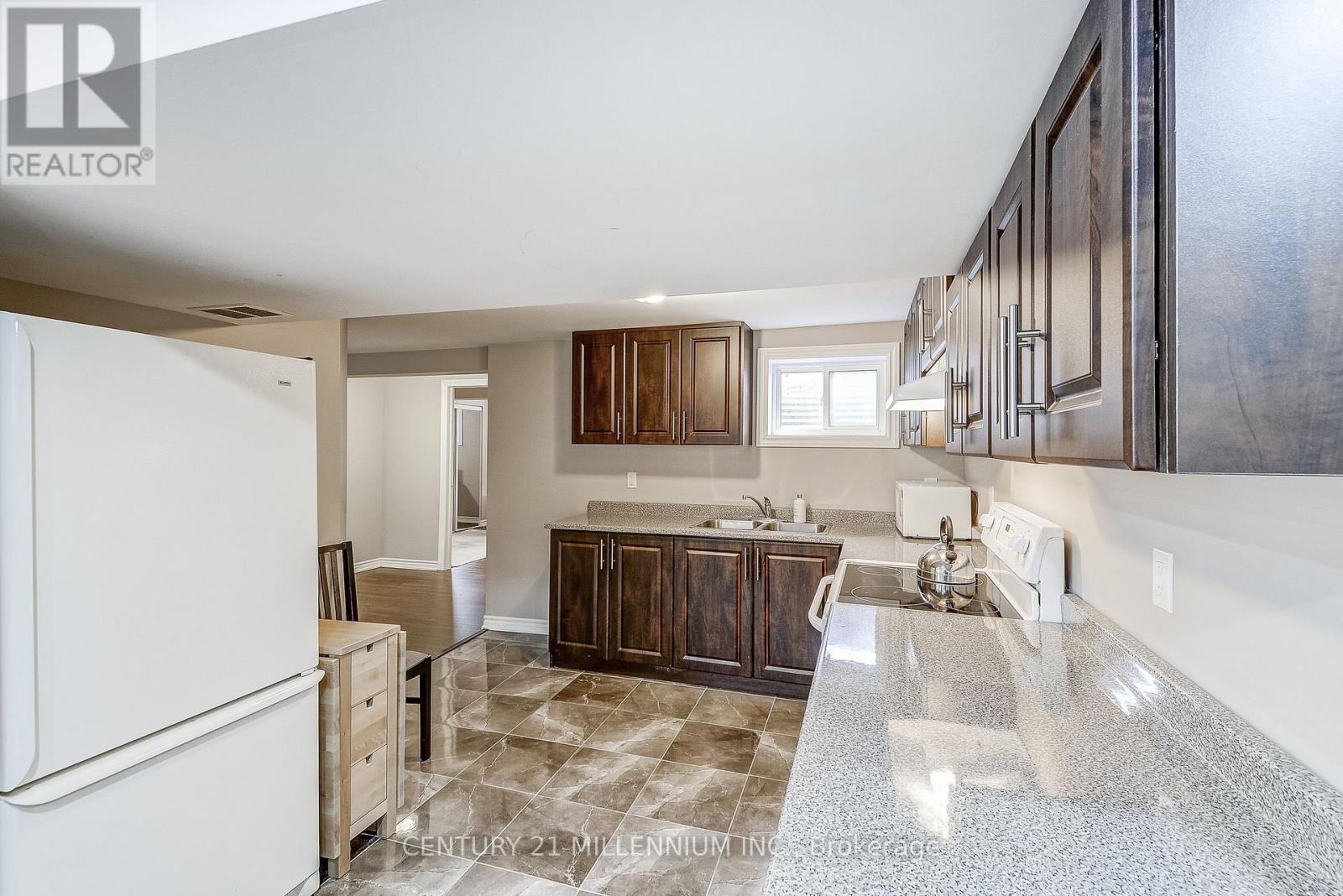 10 Evesham Crescent, Brampton, Ontario  L6T 3M3 - Photo 36 - W12641798