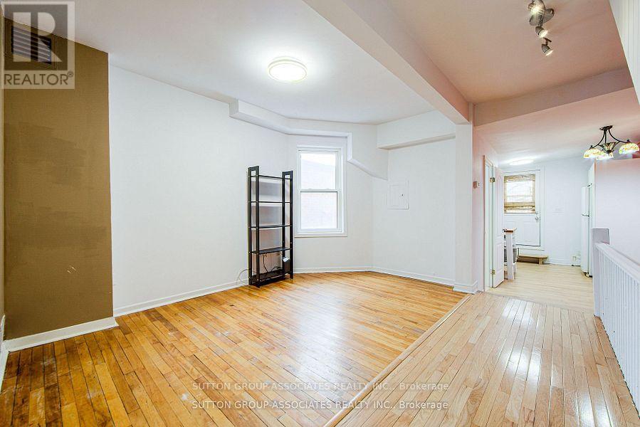 50 Lappin Avenue, Toronto, Ontario  M6H 1Y4 - Photo 10 - W12641832