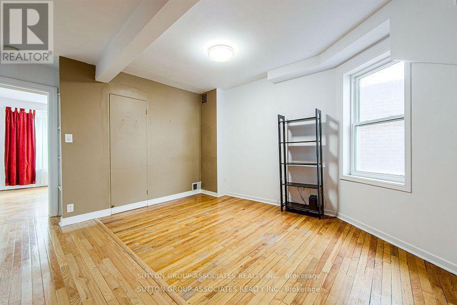 50 Lappin Avenue, Toronto, Ontario  M6H 1Y4 - Photo 9 - W12641832