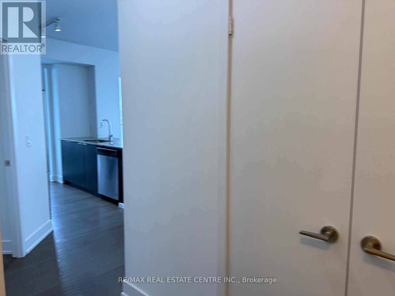 1607 - 20 Shore Breeze Drive, Toronto, Ontario  M8V 0C7 - Photo 4 - W12641854