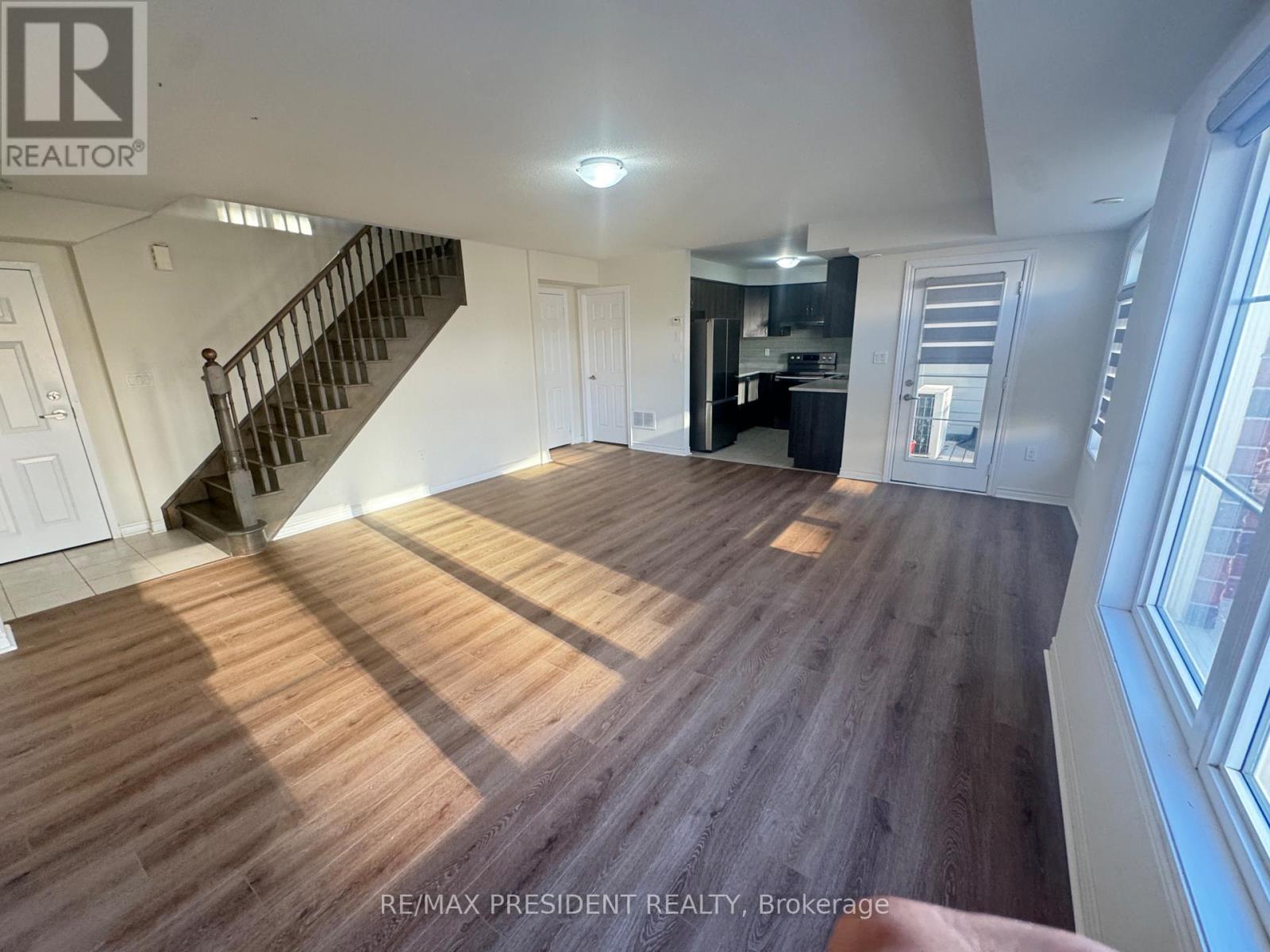 174 - 200 Veterans Drive, Brampton, Ontario  L7A 4S6 - Photo 4 - W12641876