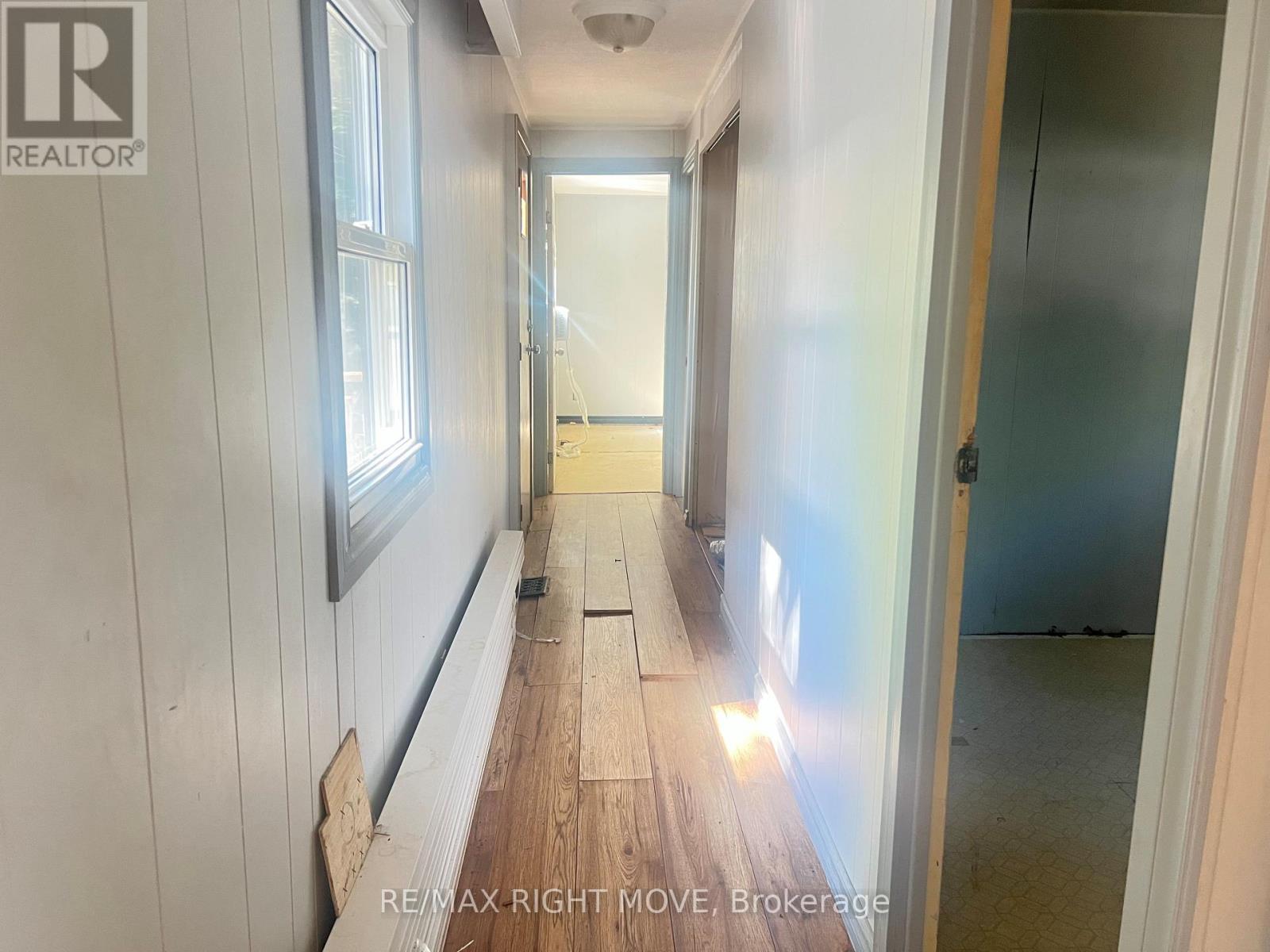 1052 4 Seasons Road, Gravenhurst, Ontario  P0E 1N0 - Photo 12 - X12641804