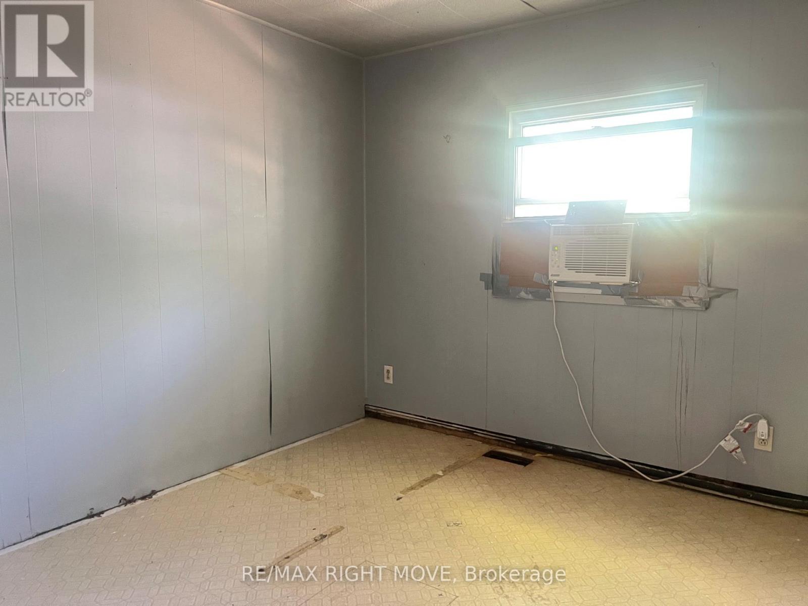 1052 4 Seasons Road, Gravenhurst, Ontario  P0E 1N0 - Photo 14 - X12641804