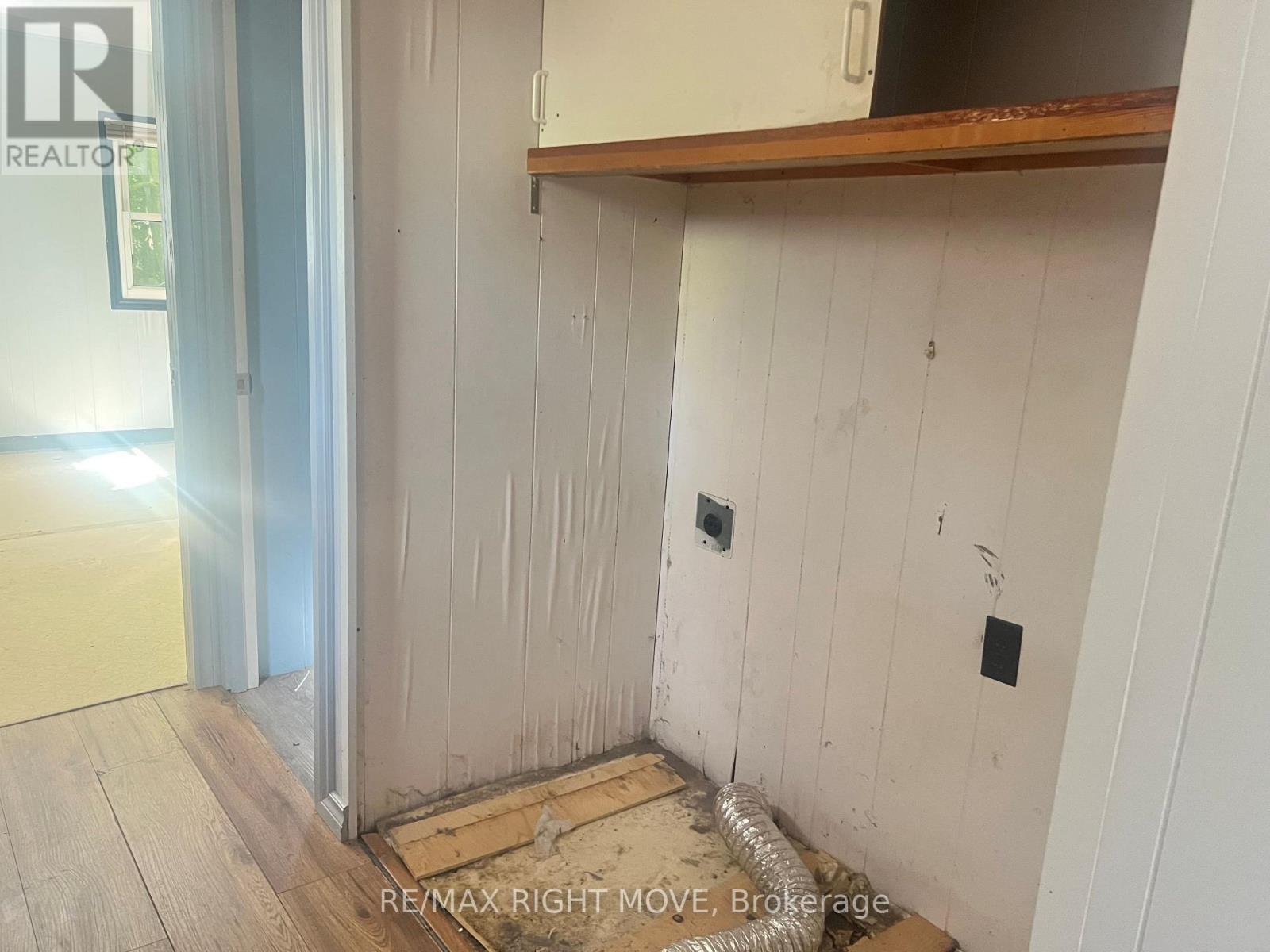 1052 4 Seasons Road, Gravenhurst, Ontario  P0E 1N0 - Photo 16 - X12641804