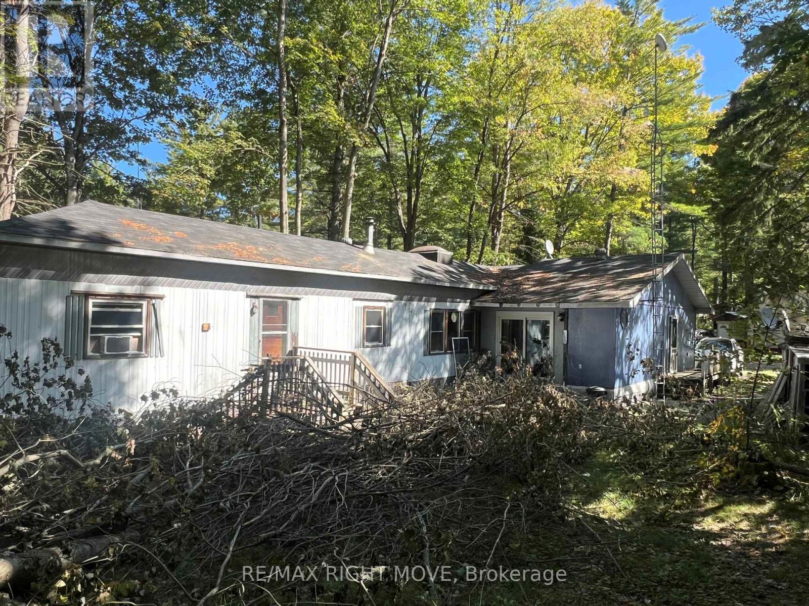 1052 4 Seasons Road, Gravenhurst, Ontario  P0E 1N0 - Photo 24 - X12641804