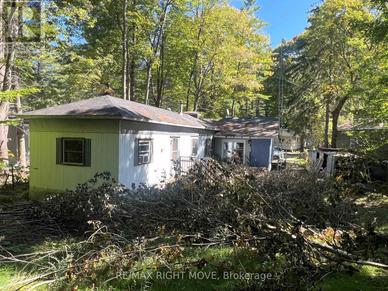 1052 4 Seasons Road, Gravenhurst, Ontario  P0E 1N0 - Photo 27 - X12641804