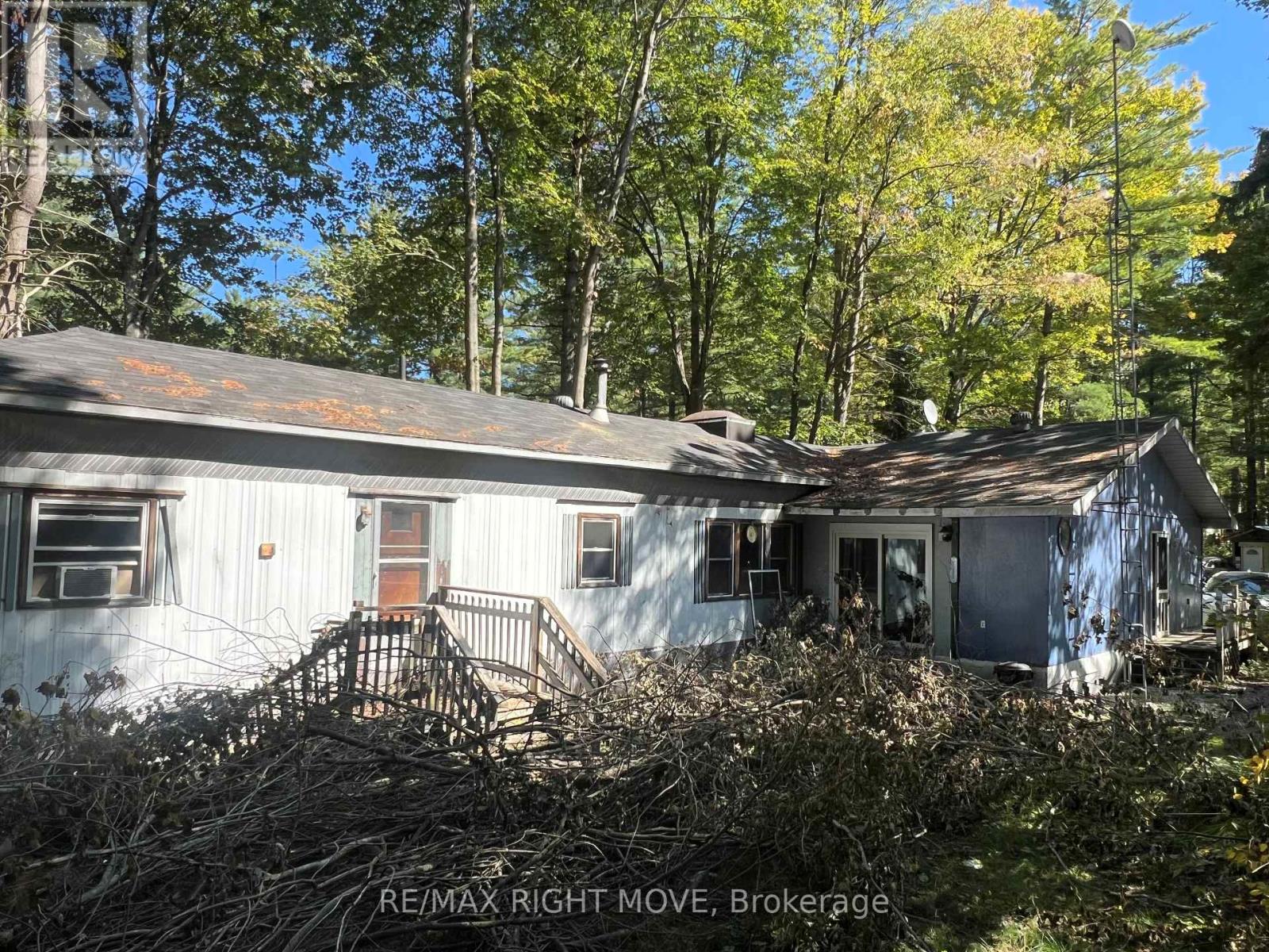 1052 4 Seasons Road, Gravenhurst, Ontario  P0E 1N0 - Photo 28 - X12641804