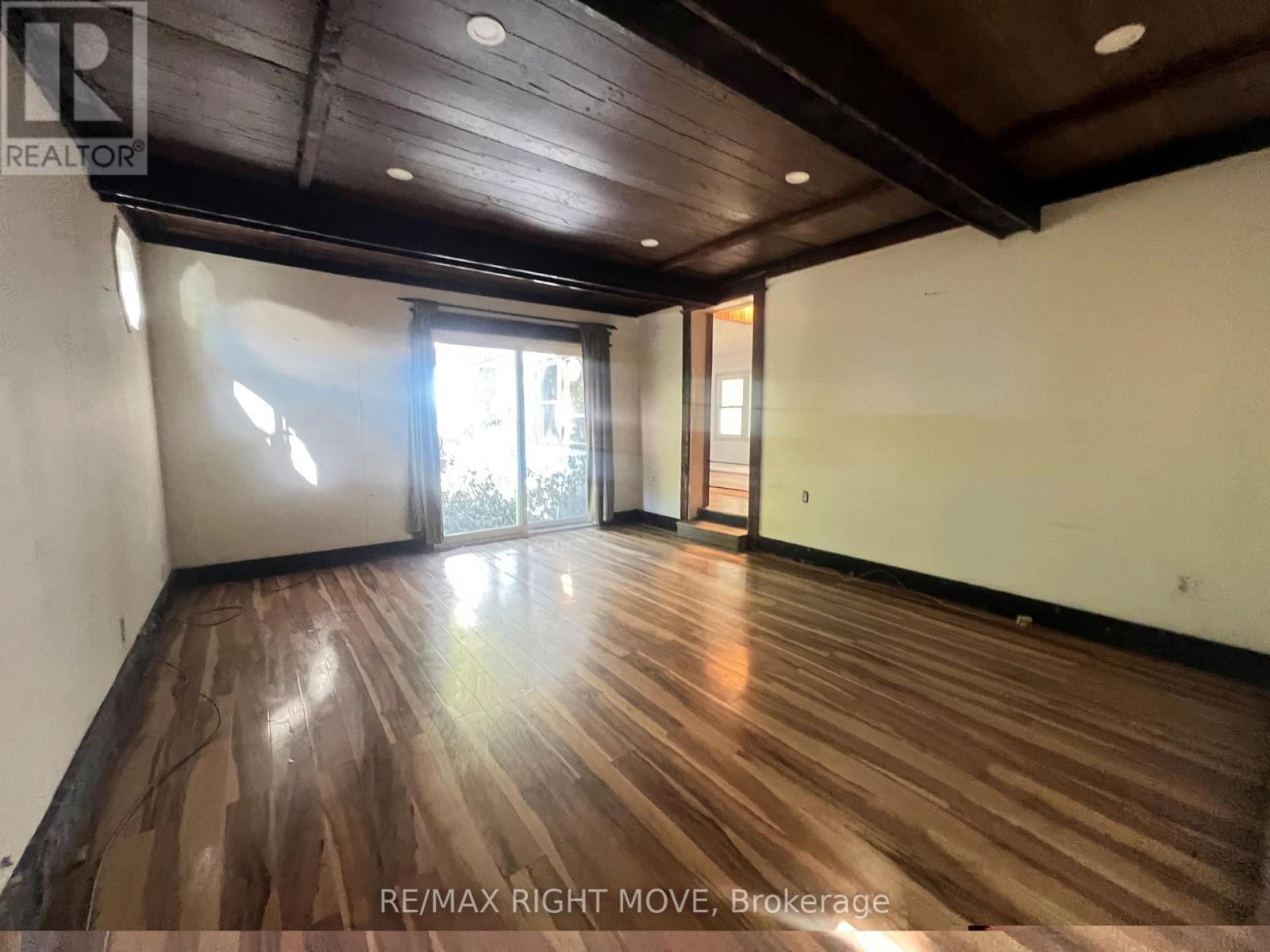 1052 4 Seasons Road, Gravenhurst, Ontario  P0E 1N0 - Photo 4 - X12641804