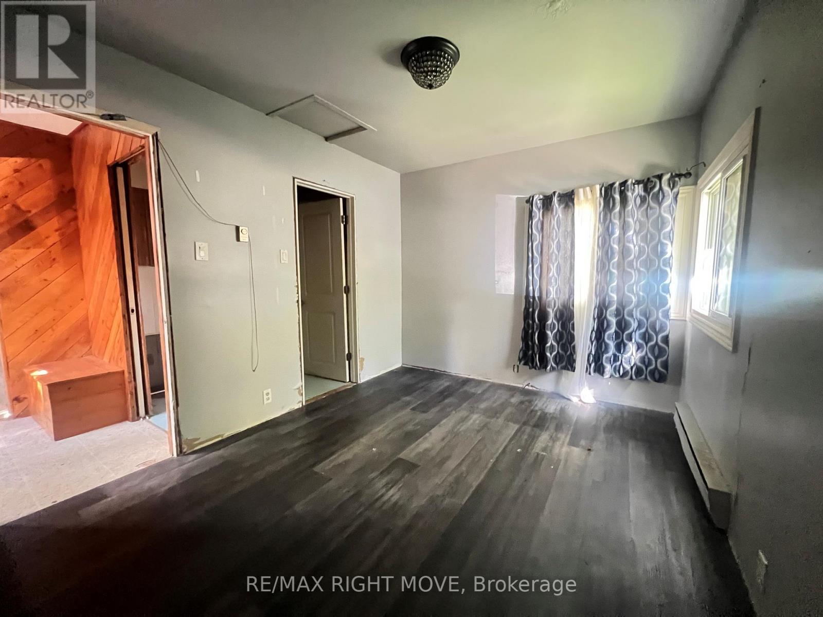 1052 4 Seasons Road, Gravenhurst, Ontario  P0E 1N0 - Photo 5 - X12641804