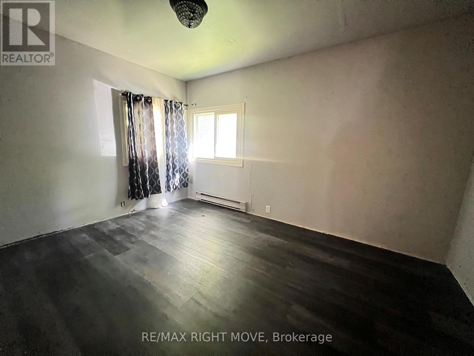 1052 4 Seasons Road, Gravenhurst, Ontario  P0E 1N0 - Photo 6 - X12641804