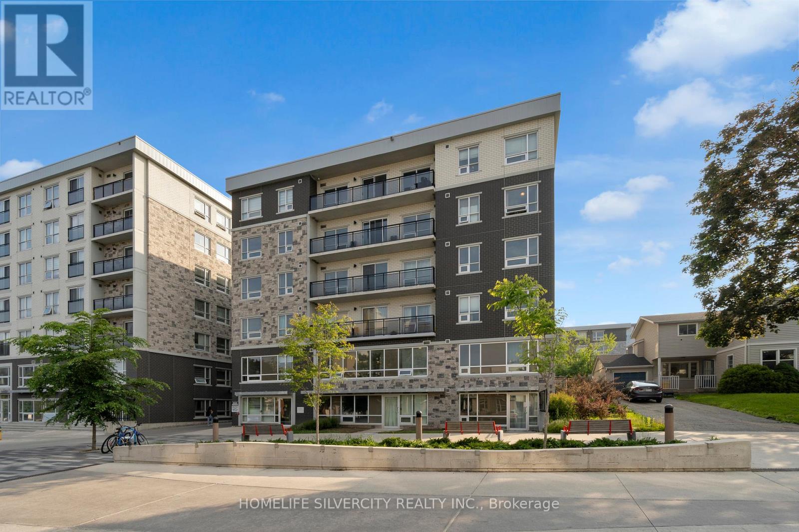 A405 - 275 Larch Street, Waterloo, Ontario  N2L 0J1 - Photo 3 - X12641838