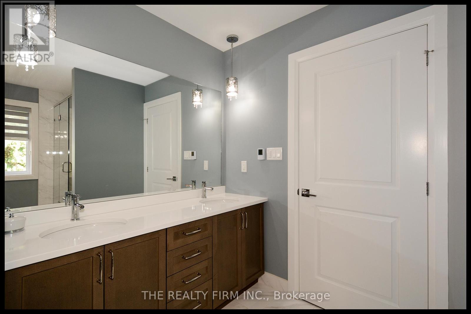 285 Elizabeth Street, Southwest Middlesex, Ontario  N0L 1M0 - Photo 20 - X12641886