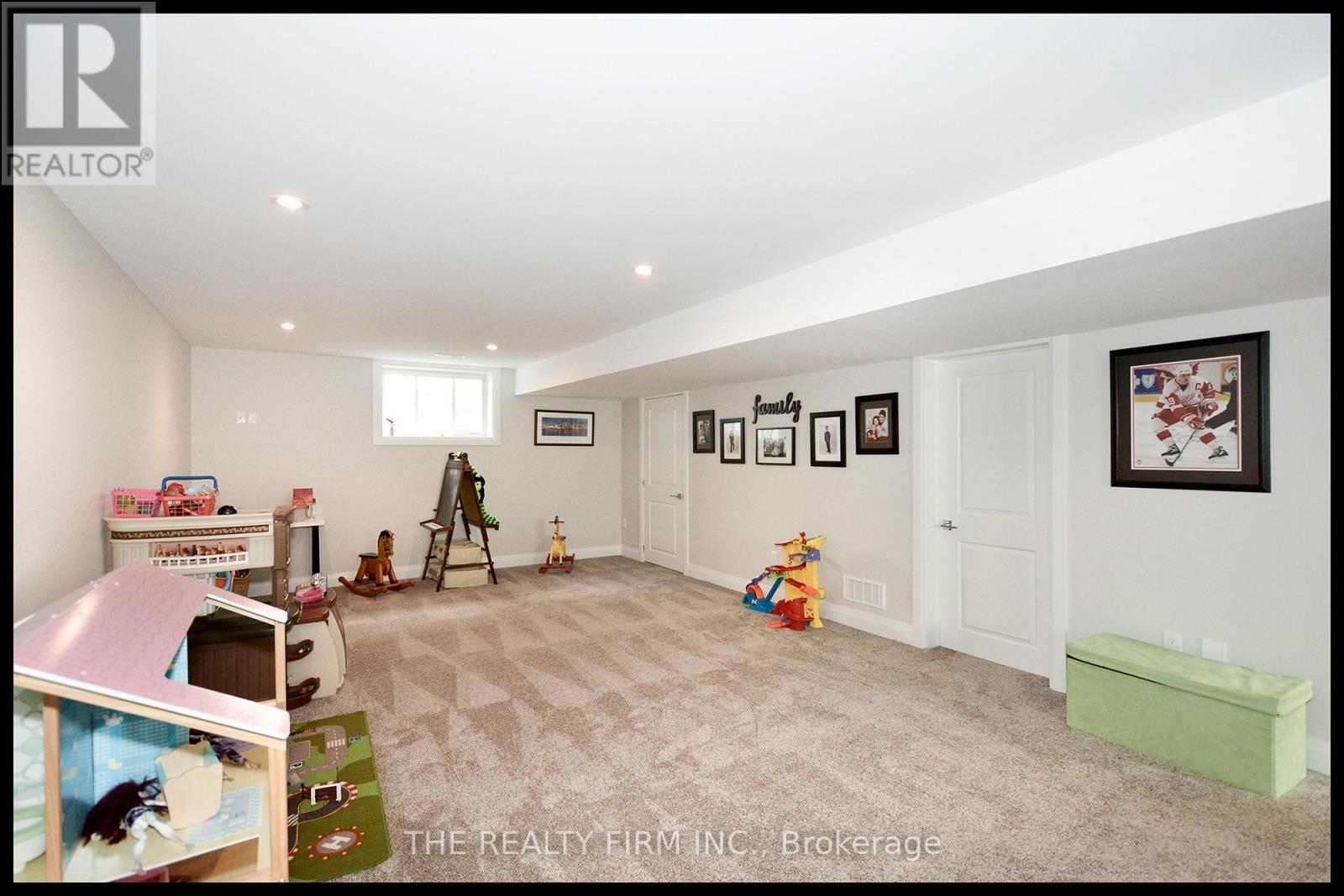 285 Elizabeth Street, Southwest Middlesex, Ontario  N0L 1M0 - Photo 35 - X12641886