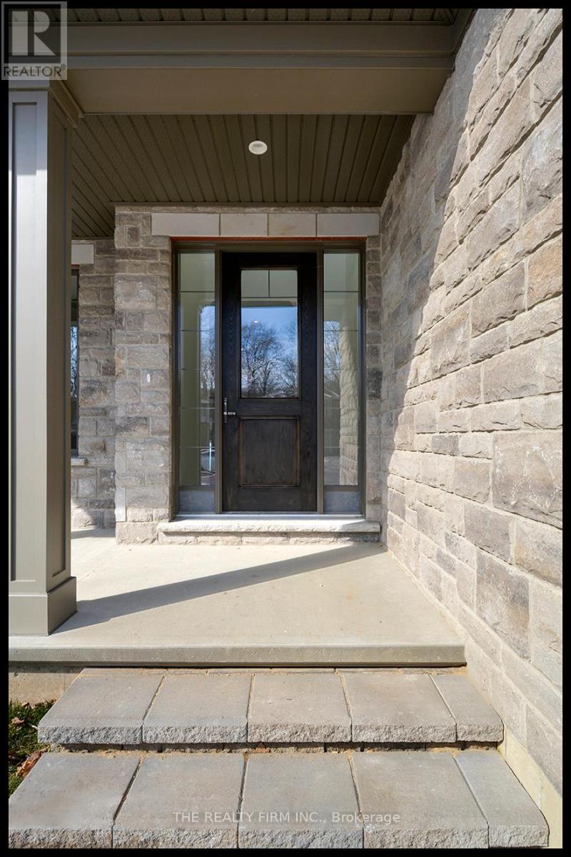 285 Elizabeth Street, Southwest Middlesex, Ontario  N0L 1M0 - Photo 5 - X12641886