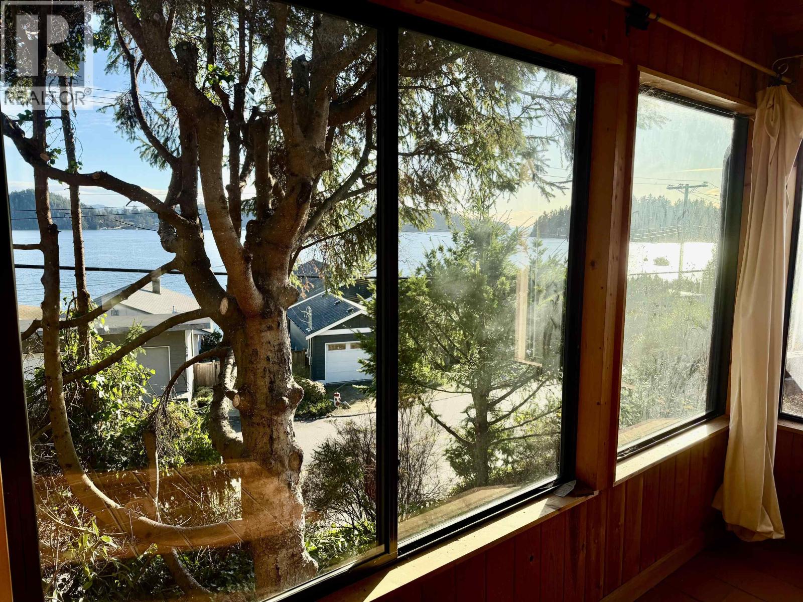 619 Marine Drive, Gibsons, British Columbia  V0N 1V1 - Photo 10 - R3074459