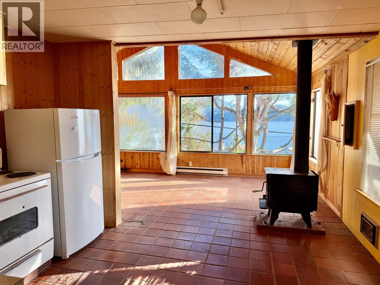 619 Marine Drive, Gibsons, British Columbia  V0N 1V1 - Photo 4 - R3074459