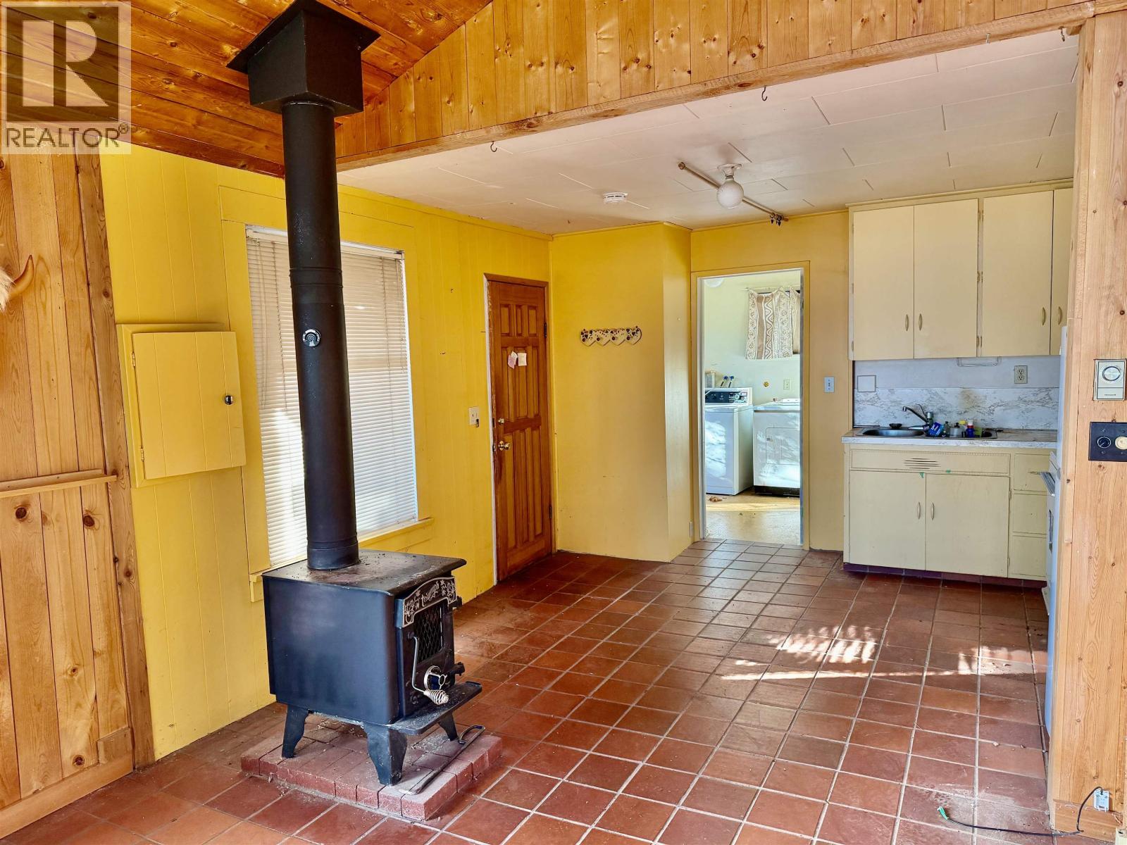 619 Marine Drive, Gibsons, British Columbia  V0N 1V1 - Photo 5 - R3074459