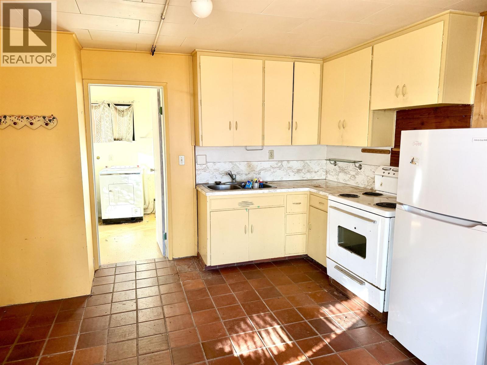 619 Marine Drive, Gibsons, British Columbia  V0N 1V1 - Photo 6 - R3074459